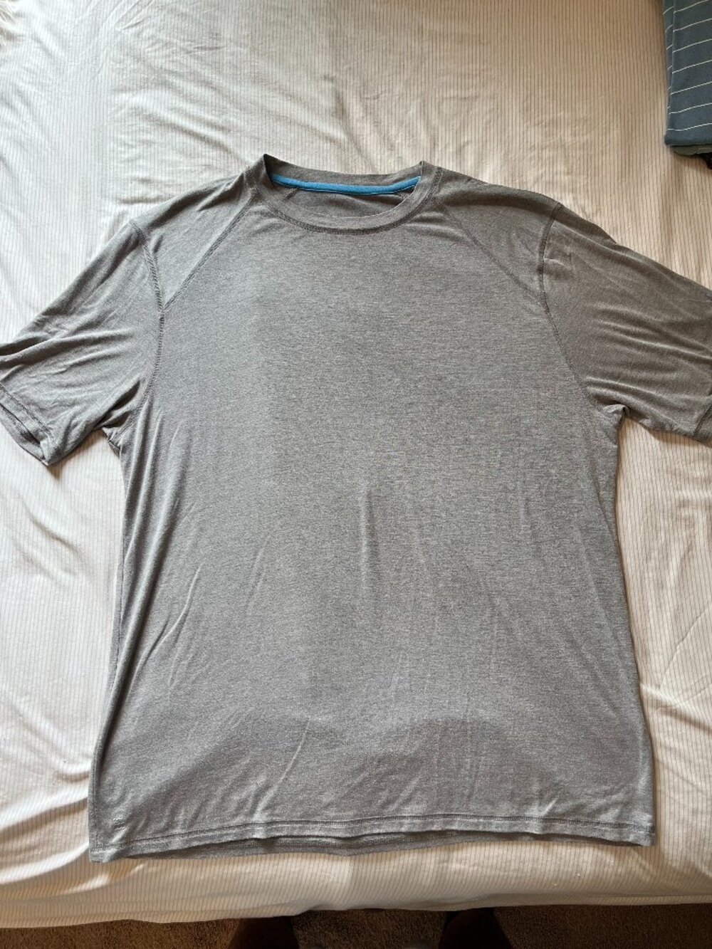 Free Fly Apparel Men's Large Grey T-shirt